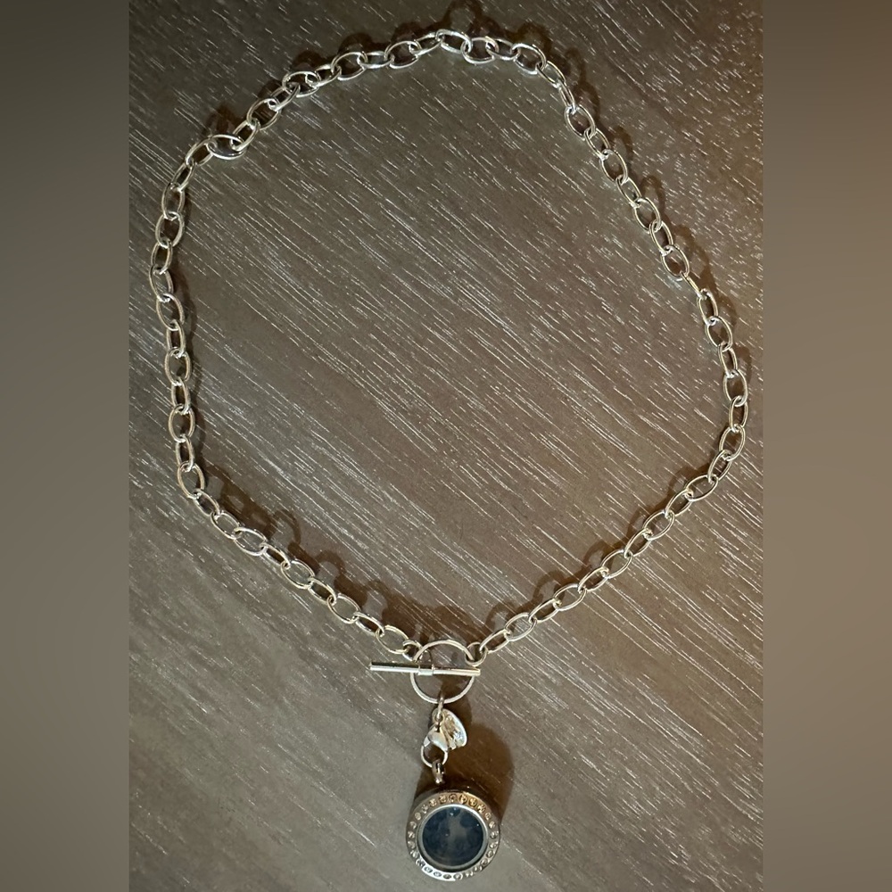 Silver Pendant Necklace – Minimal Chic Everyday Jewelry